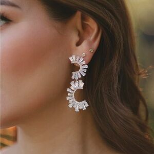 AVE Concepts Elegant Silver Crystal Earrings